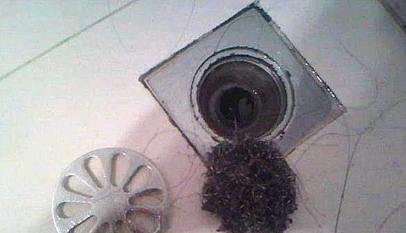 衛生間下水道(dào)堵住了怎麼(me)辦?這(zhè)幾種(zhǒng)疏通方法一定要知道(dào)